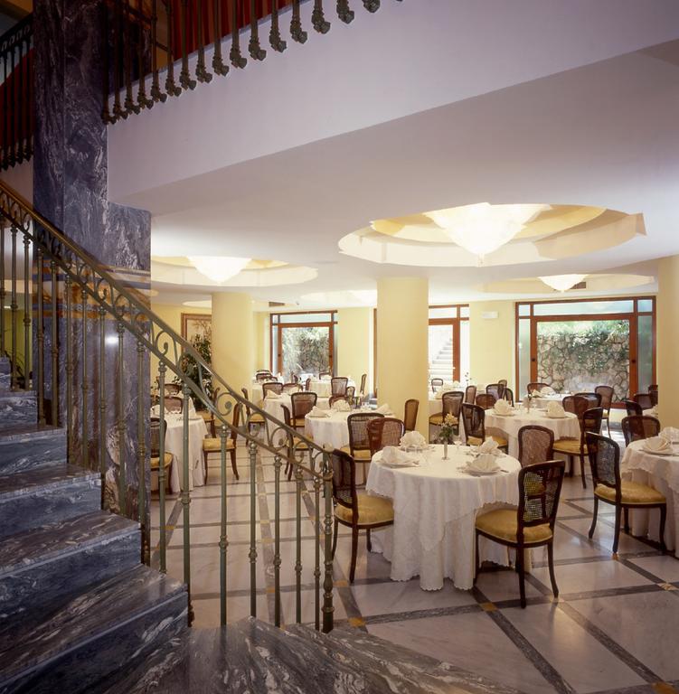 Hotel Zi' Teresa سورينتو المطعم الصورة
